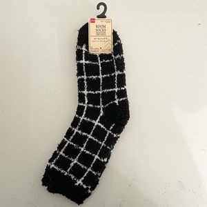NWT Daiso Women’s Fuzzy Socks